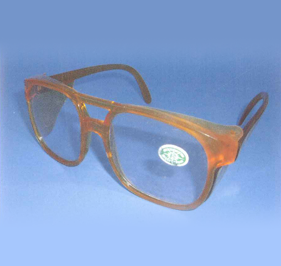 Ultraviolet protective spectacles